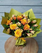 Букет цветов из:  Альстромерии и Розы в Туже