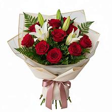 Букет цветов из:  Лилии и Розы в Туже