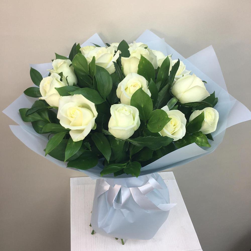 Букет 15 Белых роз Проуд в Туже