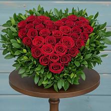 Цветочная композиция из Розы в виде сердца в Туже