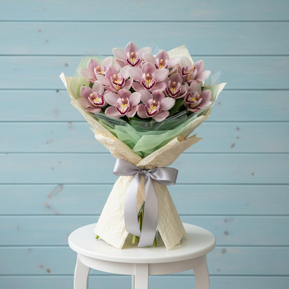 Букет цветов из: Орхидеи и Розы в Туже