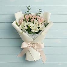 Букет цветов из:  Альстромерии в Туже