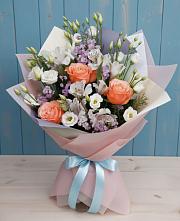 Букет цветов из:  Лизиантусы, Розы, Альстромерии и Гипсофила в Туже