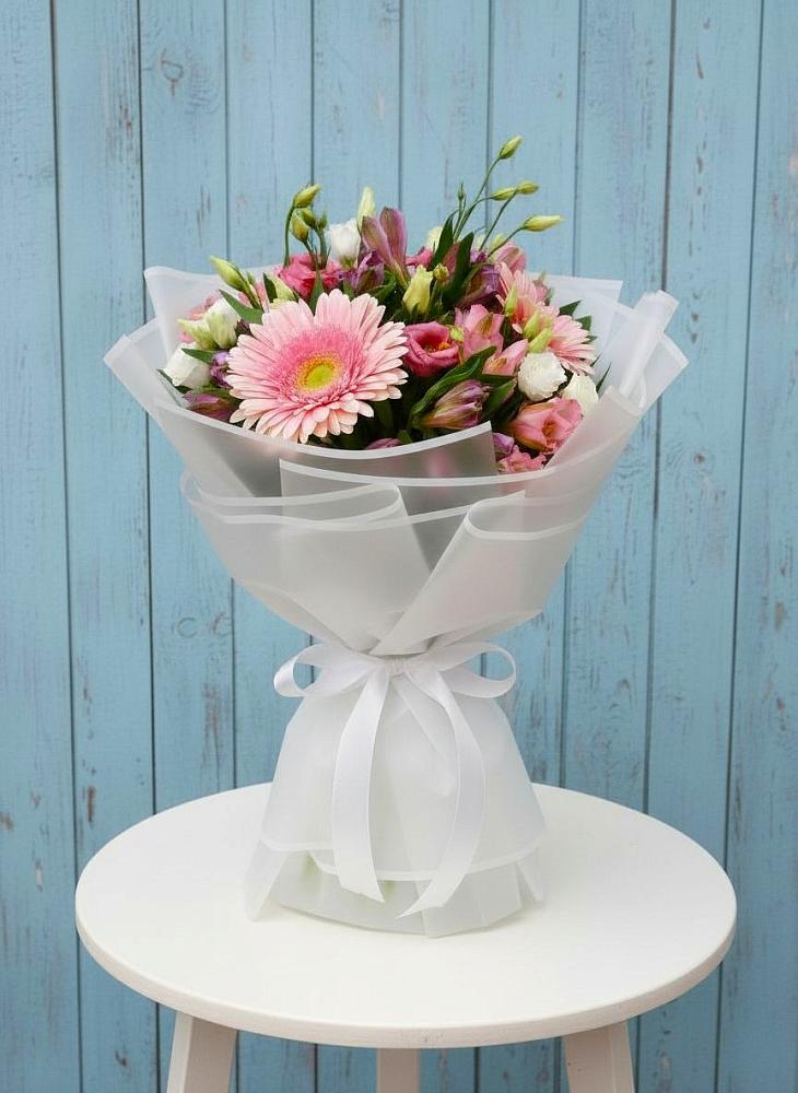 Букет цветов из: Герберы, Альстромерии и Лизиантусы в Туже