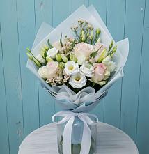 Букет цветов из:  Розы и Лизиантусы в Туже
