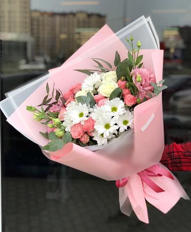 Букет цветов из: Розы, Лизиантусы и Хризантемы в Туже