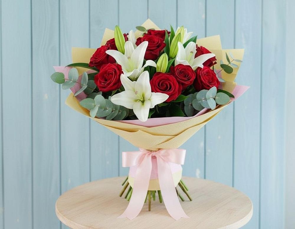 Букет цветов из: Лилии и Розы в Туже